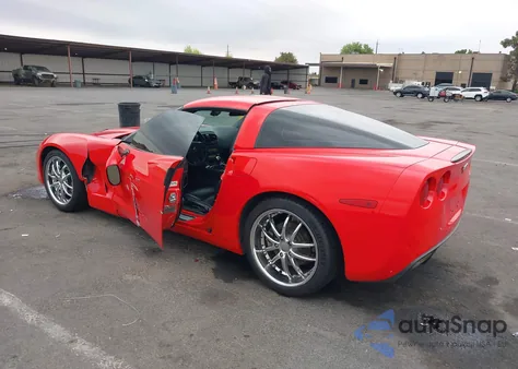 2010 Chevrolet Corvette z USA, uszkodzony, nr VIN 1G1YA2DW4A5107642